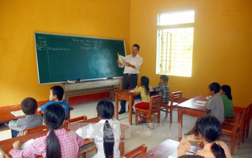 Thầy giáo miền xuôi hơn 20 năm dạy chữ ở bản nghèo không điện ảnh 1